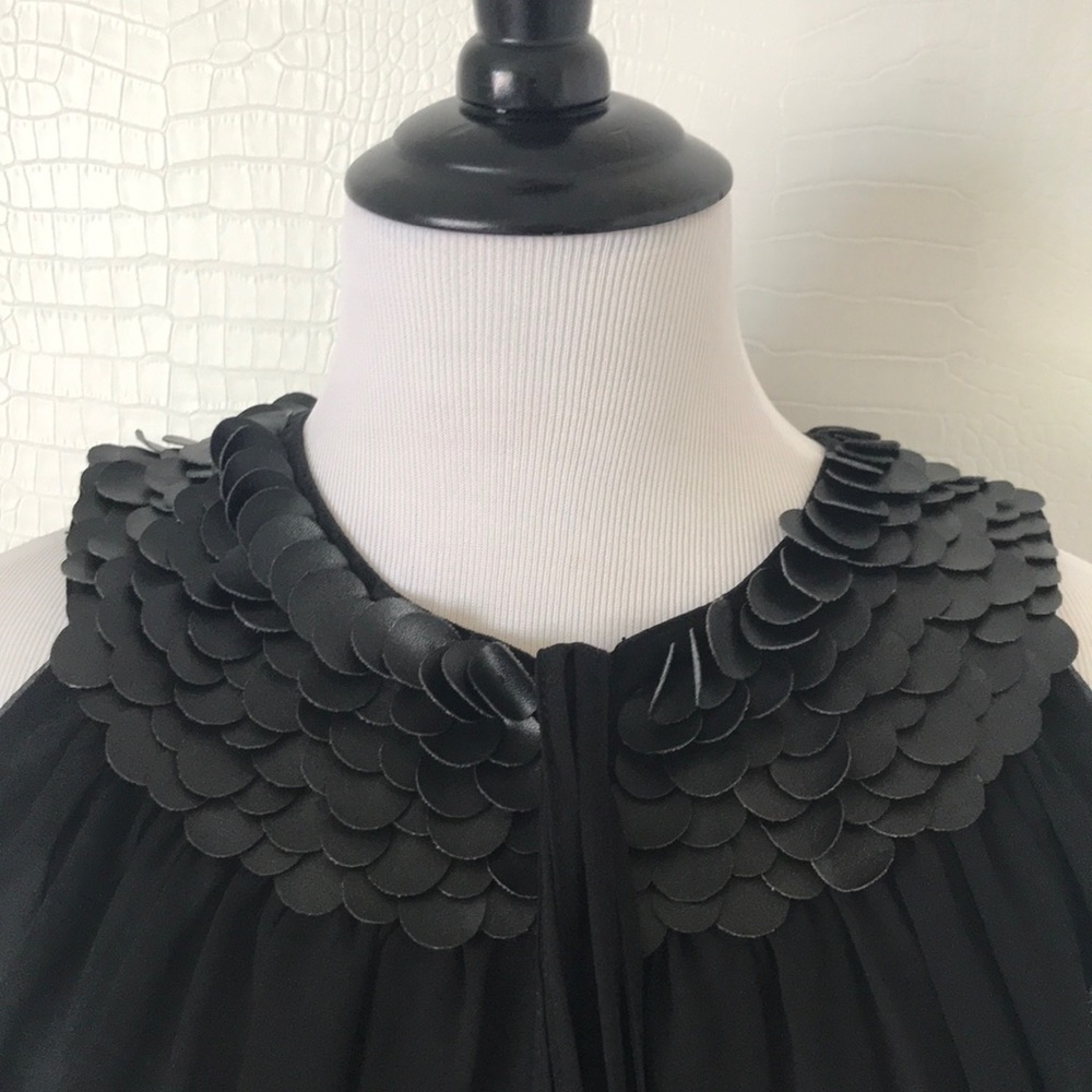 LEATHER NECKLACE TOP. - Picture 2 of 5